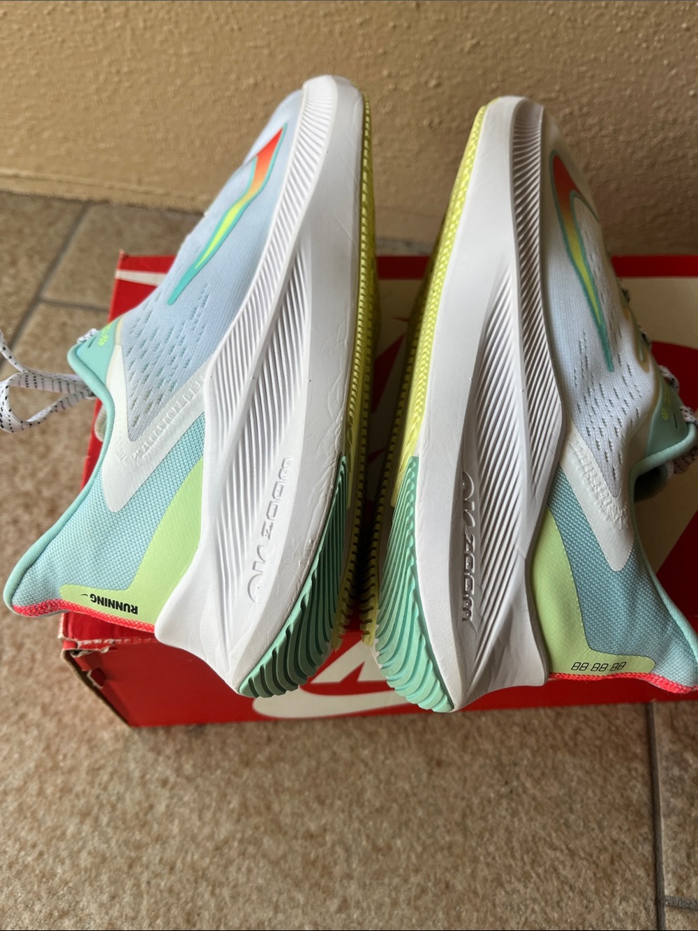 Nike Women's Aqua Mesh Running Shoes with Red Swoosh and Yellow Accents - Picture 4 of 7
